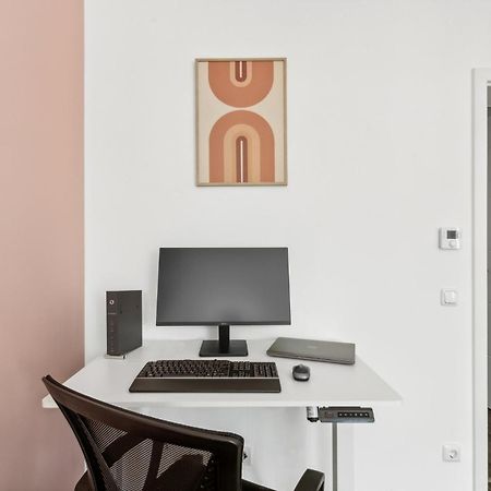 Elegant & Bright ~ Near Schalke 04 ~ Office ~ Free Parking! Apartment Gelsenkirchen Bagian luar foto